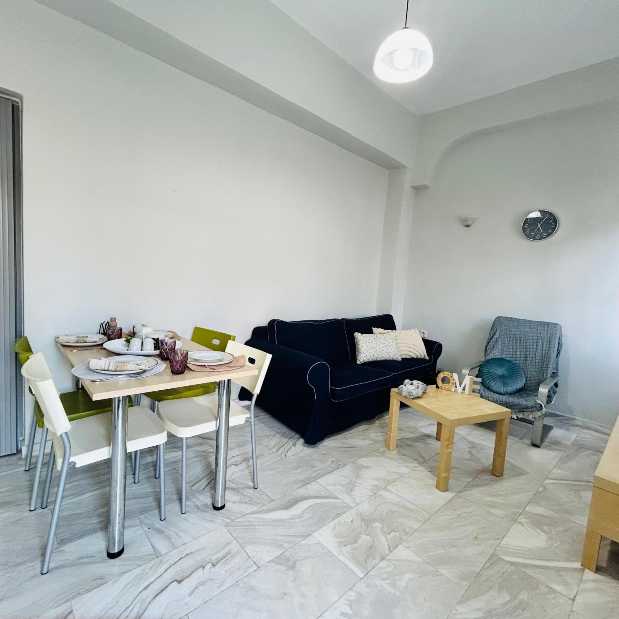 Next To The Beach Apartments Офринион Екстериор снимка