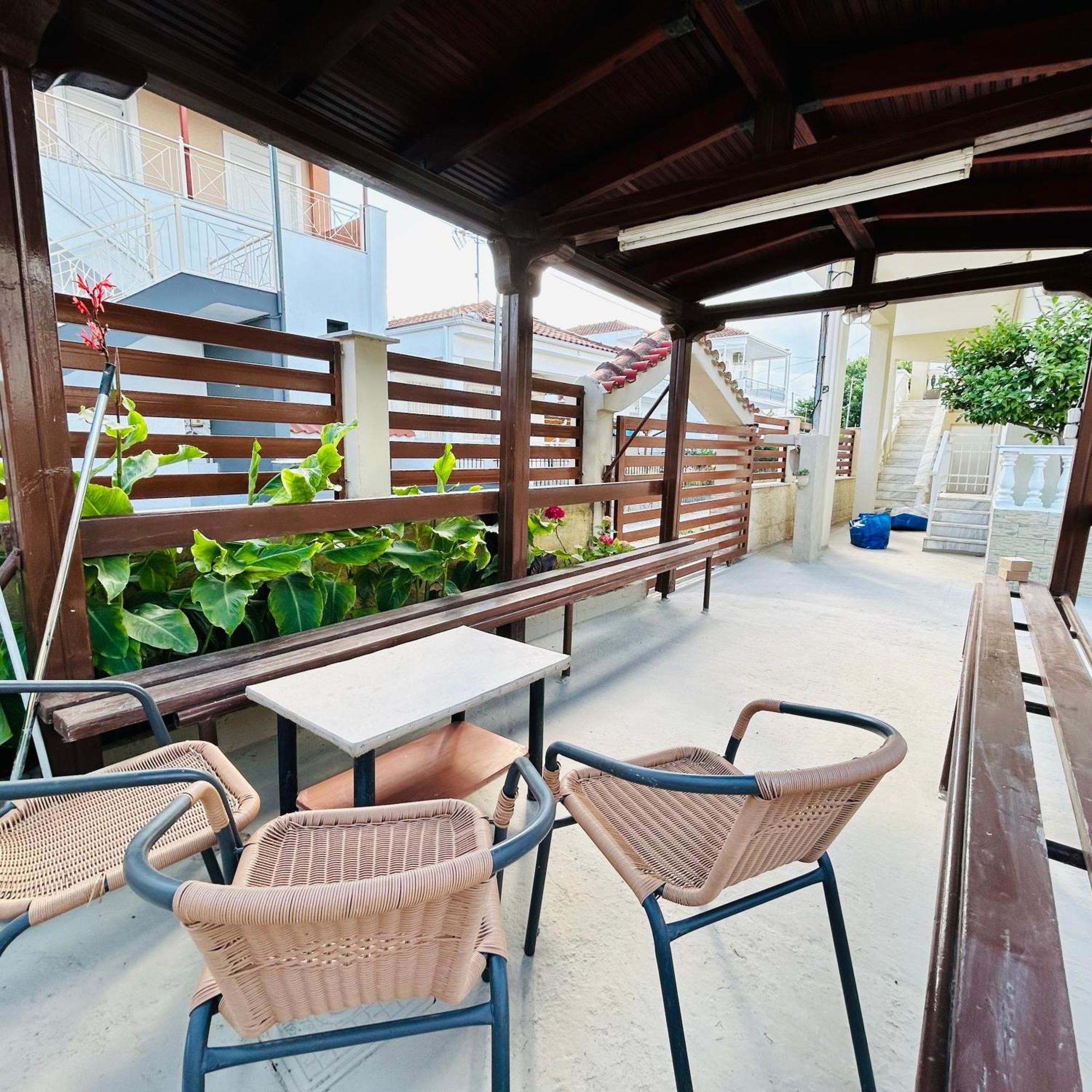 Next To The Beach Apartments Офринион Екстериор снимка