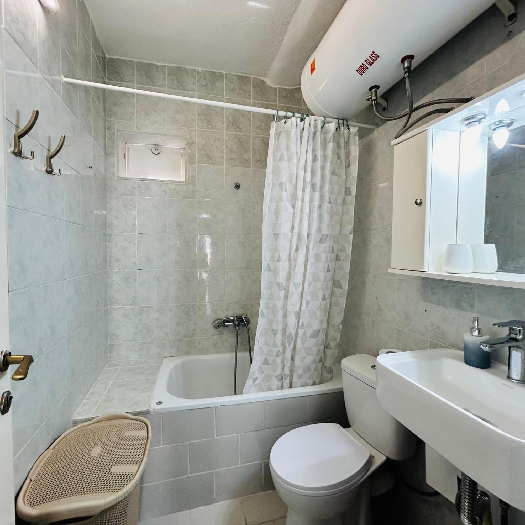 Next To The Beach Apartments Офринион Екстериор снимка